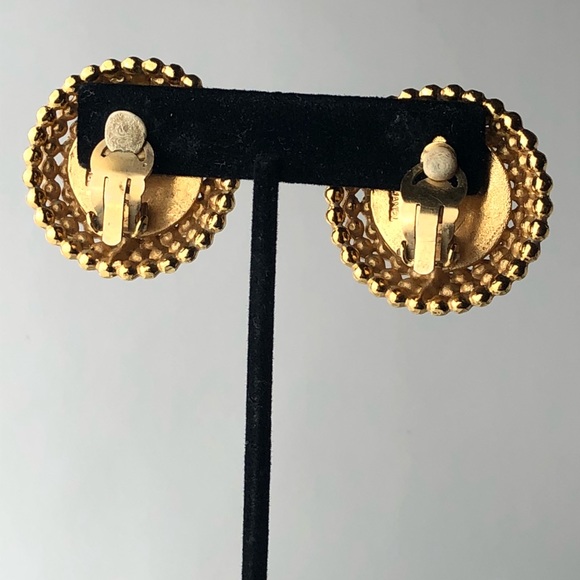 Vtg 80’s CHANEL RARE CC Logo Lrg Clip On Earrings - Picture 6 of 9